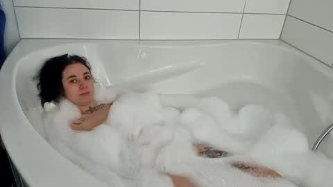 Snapshot of lunaticminx chatting on November 2025 02:06:02 PM Luna powered by bitch dust online show from November 2025 02:06:02 PM