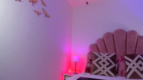 Luna   online show from March 2026 02:57:02 AM