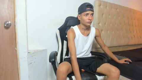 lunay_bigcock420 online show from September 2025 01:22:01 AM