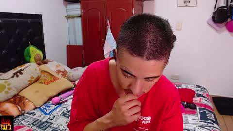 Snapshot of lunay_gutierreez chatting on December 2024 12:26:02 AM Lunay and mariana PVT OPEN online show from December 2024 12:26:02 AM