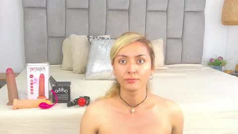 lunitadiva online show from November 2025 04:08:01 PM