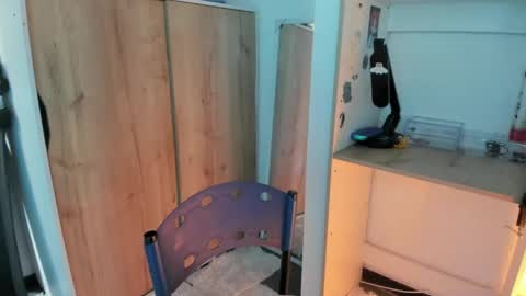 lunivyra online show from April 2026 05:50:01 PM