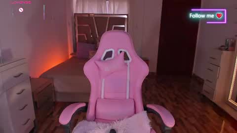 LUNA ROSE online show from July 2026 06:43:02 PM