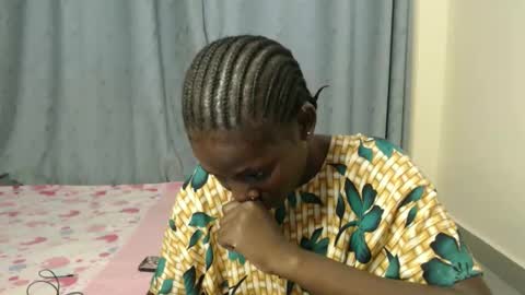 Snapshot of luo_queen chatting on September 2025 01:44:02 PM luo_queen online show from September 2025 01:44:02 PM