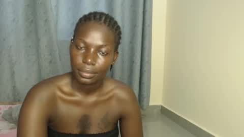 Snapshot of luo_queen chatting on September 2025 12:41:01 PM luo_queen online show from September 2025 12:41:01 PM