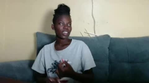 luo_queen online show from February 2026 05:01:02 AM