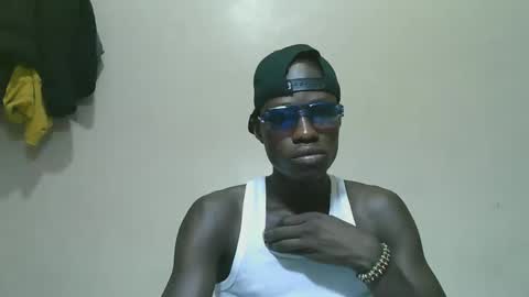 Snapshot of luoislove chatting on October 2025 05:00:02 AM luoislove online show from October 2025 05:00:02 AM