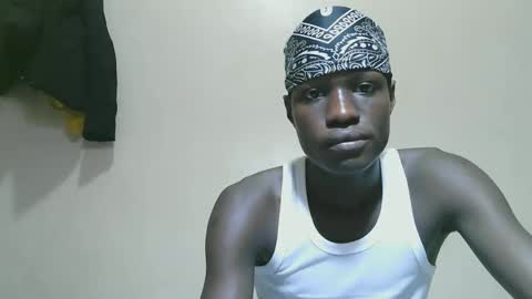 Snapshot of luoislove chatting on October 2025 08:21:02 PM luoislove online show from October 2025 08:21:02 PM