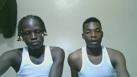 Snapshot of luoislove chatting on November 2025 06:07:02 PM luoislove online show from November 2025 06:07:02 PM