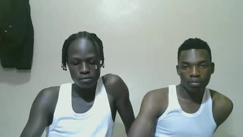 Snapshot of luoislove chatting on November 2025 07:25:01 PM luoislove online show from November 2025 07:25:01 PM