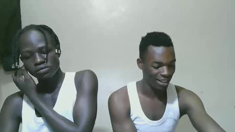 Snapshot of luoislove chatting on November 2025 04:33:02 AM luoislove online show from November 2025 04:33:02 AM