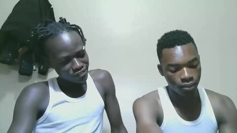 Snapshot of luoislove chatting on November 2025 08:22:02 AM luoislove online show from November 2025 08:22:02 AM