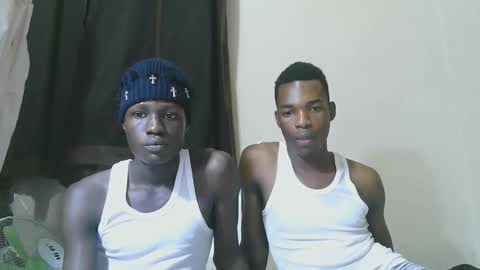 Snapshot of luoislove chatting on November 2025 07:05:02 PM luoislove online show from November 2025 07:05:02 PM