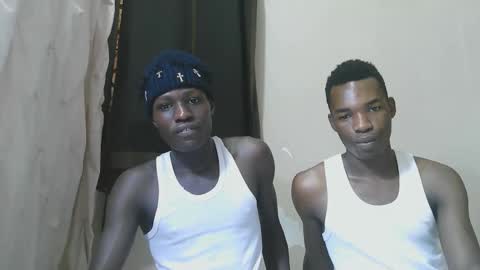 Snapshot of luoislove chatting on November 2025 10:30:01 AM luoislove online show from November 2025 10:30:01 AM