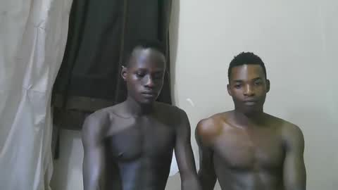 Snapshot of luoislove chatting on December 2025 08:18:02 PM luoislove online show from December 2025 08:18:02 PM