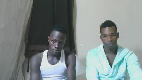 Snapshot of luoislove chatting on December 2025 05:05:01 AM luoislove online show from December 2025 05:05:01 AM