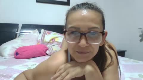 Snapshot of lupitavega_ chatting on September 2025 10:59:02 AM Lupita online show from September 2025 10:59:02 AM
