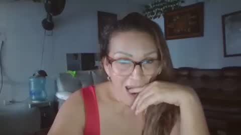 Snapshot of lupitavega_ chatting on November 2025 10:01:02 PM Lupita online show from November 2025 10:01:02 PM