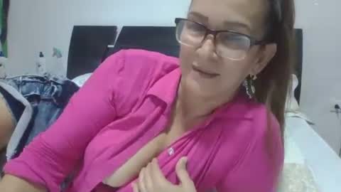 Snapshot of lupitavega_ chatting on November 2025 03:12:01 PM Lupita online show from November 2025 03:12:01 PM