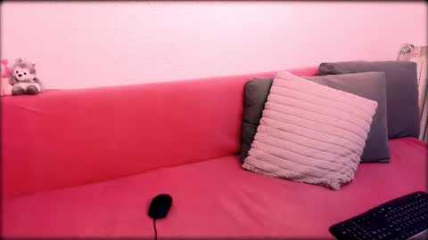 Snapshot of lurosincubus chatting on December 2025 02:33:01 PM lurosincubus online show from December 2025 02:33:01 PM