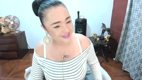 Snapshot of luscious86 chatting on June 2026 06:50:01 PM PAULINA online show from June 2026 06:50:01 PM