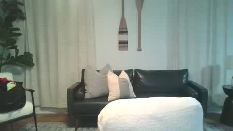 Snapshot of lushuslucy chatting on February 2025 01:00:02 AM Kikithebaee online show from February 2025 01:00:02 AM