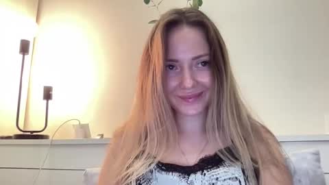 lusiluv online show from October 2025 10:07:02 PM