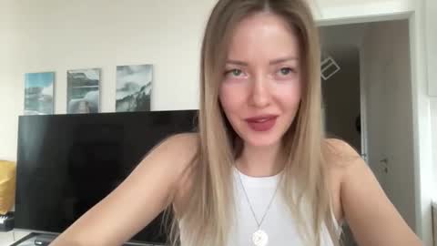 lusiluv online show from October 2025 10:59:02 AM