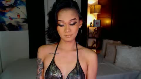 Snapshot of lustfulltrans chatting on December 2024 05:29:02 AM AdriannaFowks online show from December 2024 05:29:02 AM