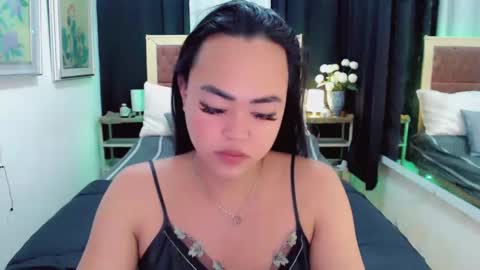 Snapshot of lustfuloffendertrina chatting on January 2025 09:50:02 AM Trina online show from January 2025 09:50:02 AM