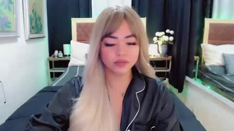 Snapshot of lustfuloffendertrina chatting on January 2025 10:26:02 AM Trina online show from January 2025 10:26:02 AM