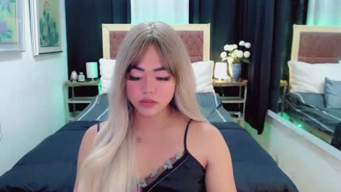 Snapshot of lustfuloffendertrina chatting on January 2025 07:00:02 AM Trina online show from January 2025 07:00:02 AM