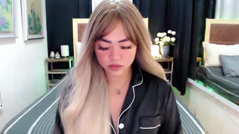 Snapshot of lustfuloffendertrina chatting on January 2025 04:18:01 AM Trina online show from January 2025 04:18:01 AM