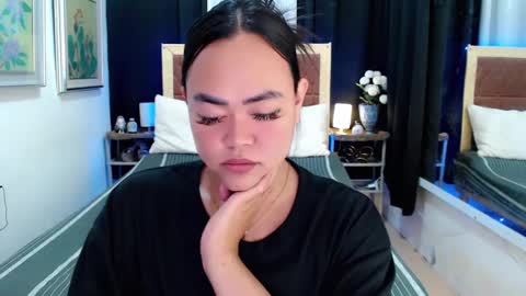 Snapshot of lustfuloffendertrina chatting on January 2025 10:18:02 AM Trina online show from January 2025 10:18:02 AM