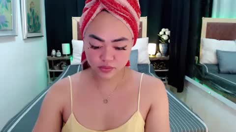 Snapshot of lustfuloffendertrina chatting on January 2025 03:15:01 AM Trina online show from January 2025 03:15:01 AM