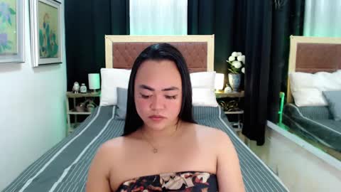 Snapshot of lustfuloffendertrina chatting on January 2025 09:01:02 AM Trina online show from January 2025 09:01:02 AM