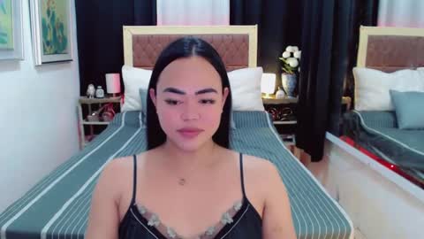 Snapshot of lustfuloffendertrina chatting on February 2025 10:58:02 AM Trina online show from February 2025 10:58:02 AM