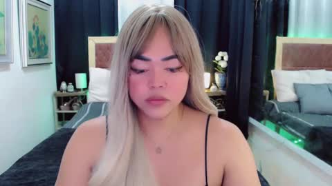 Snapshot of lustfuloffendertrina chatting on February 2025 07:56:01 AM Trina online show from February 2025 07:56:01 AM