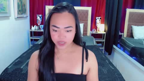 Snapshot of lustfuloffendertrina chatting on February 2025 04:34:01 AM Trina online show from February 2025 04:34:01 AM