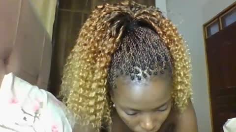 Snapshot of lustrousnerd chatting on March 2025 10:00:02 AM Noreh online show from March 2025 10:00:02 AM