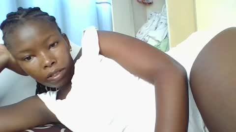 Snapshot of lustrousnerd chatting on November 2025 04:12:02 AM Noreh online show from November 2025 04:12:02 AM