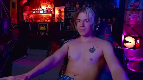 Snapshot of lustymatt chatting on October 2025 04:02:02 AM lustymatt online show from October 2025 04:02:02 AM