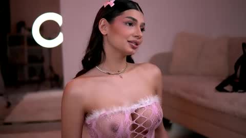 Caprice online show from April 2026 06:45:01 PM