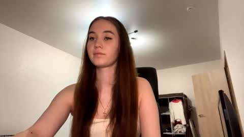 Snapshot of luveniacamero chatting on December 2025 09:21:01 PM Luna Muna online show from December 2025 09:21:01 PM