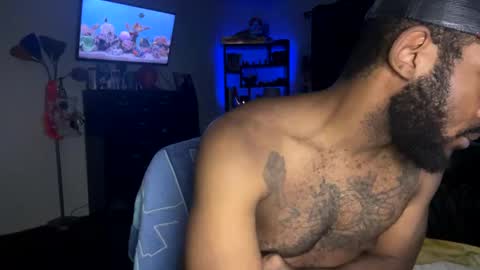 Snapshot of luverboibbc chatting on December 2024 02:42:01 AM luverboi online show from December 2024 02:42:01 AM