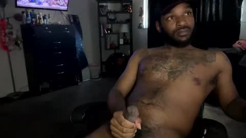 Snapshot of luverboibbc chatting on December 2024 10:23:02 PM luverboi online show from December 2024 10:23:02 PM