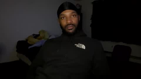 Snapshot of luverboibbc chatting on January 2025 02:09:01 AM luverboi online show from January 2025 02:09:01 AM