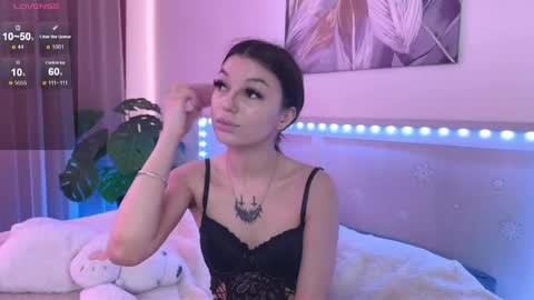 Snapshot of luvlyveronica chatting on May 2026 09:58:01 AM Veronica online show from May 2026 09:58:01 AM