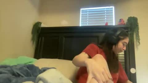 Snapshot of luvrxstarx chatting on January 2026 09:29:01 PM luvrxstarx online show from January 2026 09:29:01 PM