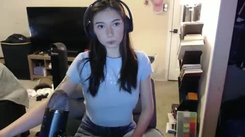 Snapshot of luvrxstarx chatting on January 2026 03:11:01 AM luvrxstarx online show from January 2026 03:11:01 AM